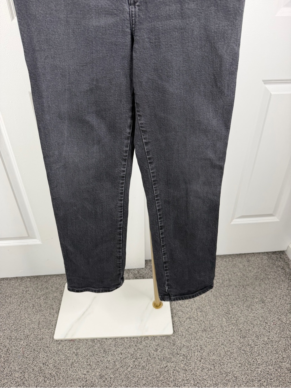 AGOLDE 90’s Pinch Waist Sz 26 High Rise Straight Leg Jeans Washed Black NWOT - Picture 4 of 11